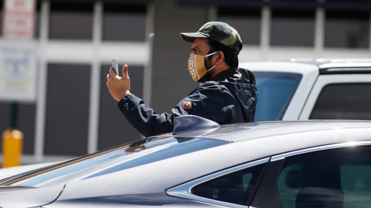 "No sigamos haciendo fiestas":condado Stanislaus podría retroceder a nivel más estricto de reapertura