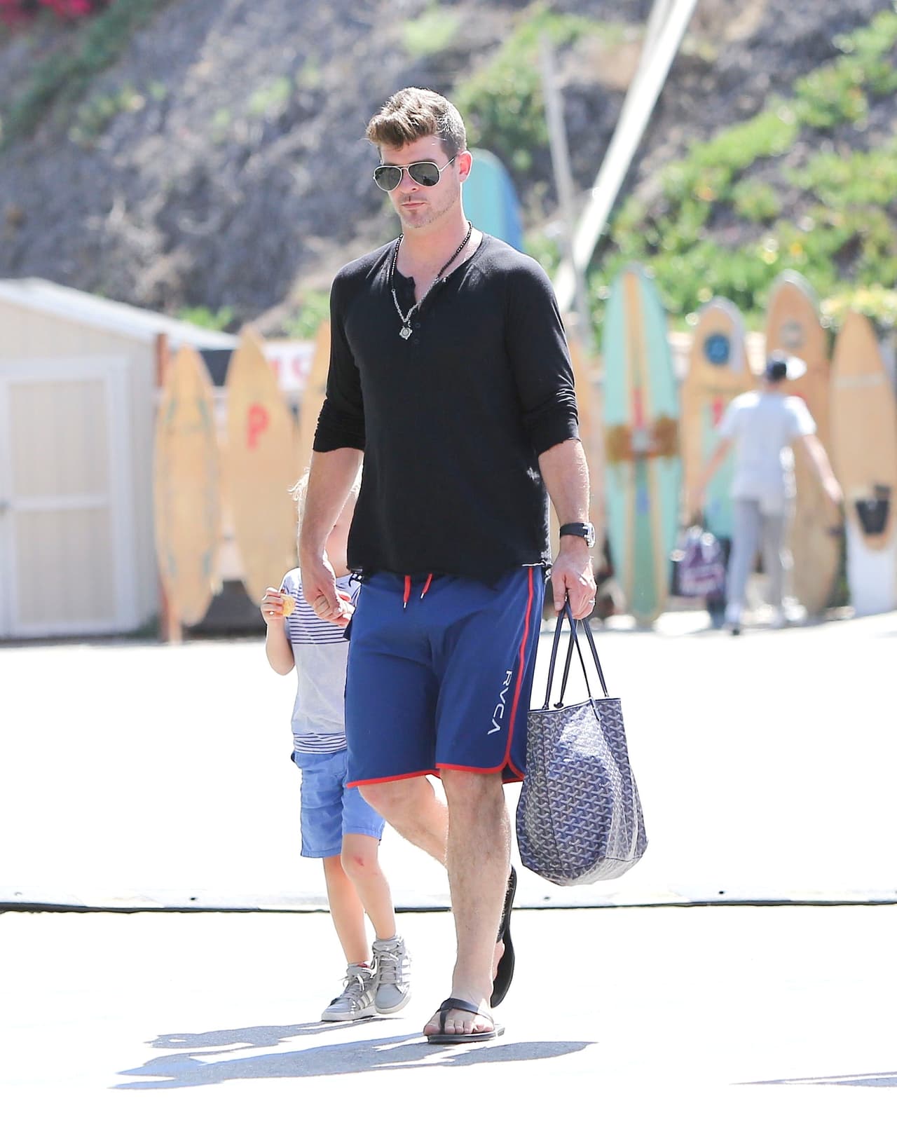 El cantante de 38 años comparte la custodia de Julian con Paula Patton.