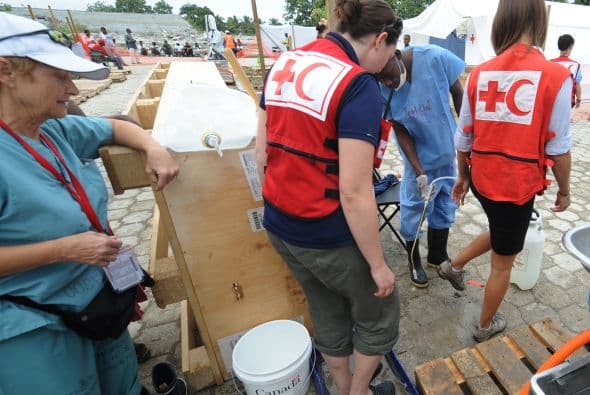 El secretario general instó a la comunidad internacional a suministrar más fondos, médicos, enfermeras y suministros médicos para combatir la epidemia. Señaló que la campaña de la ONU en busca de $164 millones para contener el brote de cólera sólo logró el 21 por ciento de la financiación.