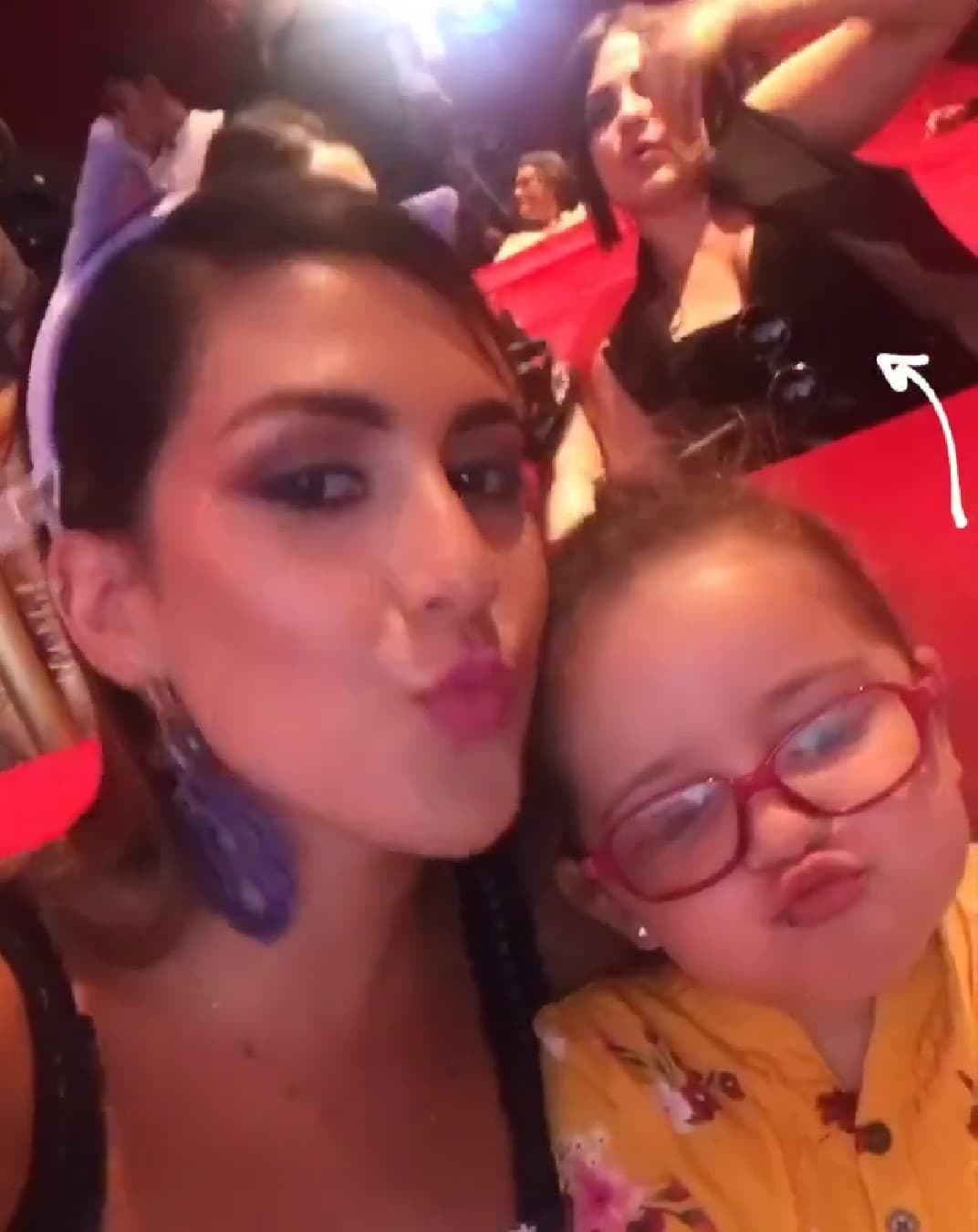 Jessi Martínez acudió a la convivencia y aprovecho para grabar los momentos más divertidos de la noche, los cuales agregó a su sección El revoltillo digital.
<br>