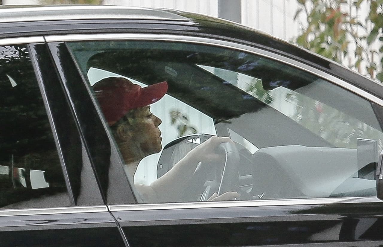 Temprano este jueves, Shakira se disponía a salir de su residencia en Barcelona cuando sintió que algo no estaba funcionando bien en su camioneta.
