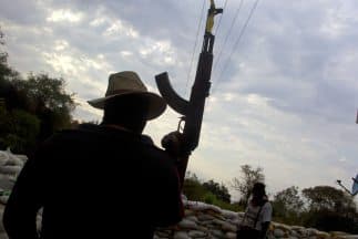 Autodefensas recibieron armas del cártel de Jalisco