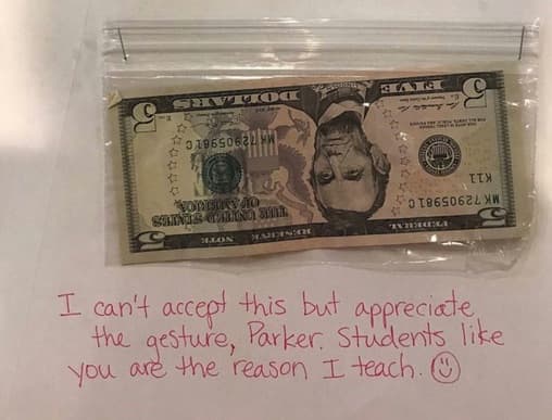 Mary Hall Chambers, maestra de la escuela primaria Gorri, le escribió un nuevo mensaje a Parker.