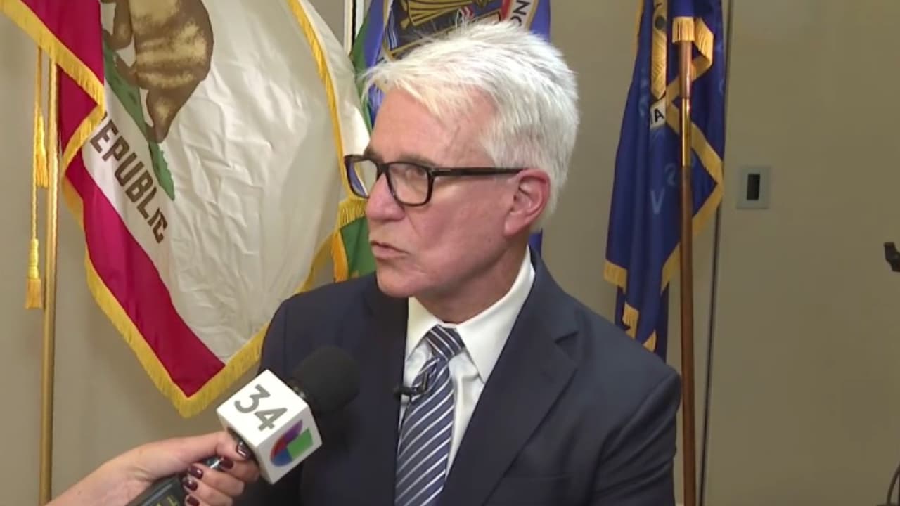 Habla el fiscal George Gascón tras polémica decisión que puede liberar a los hermanos Menéndez