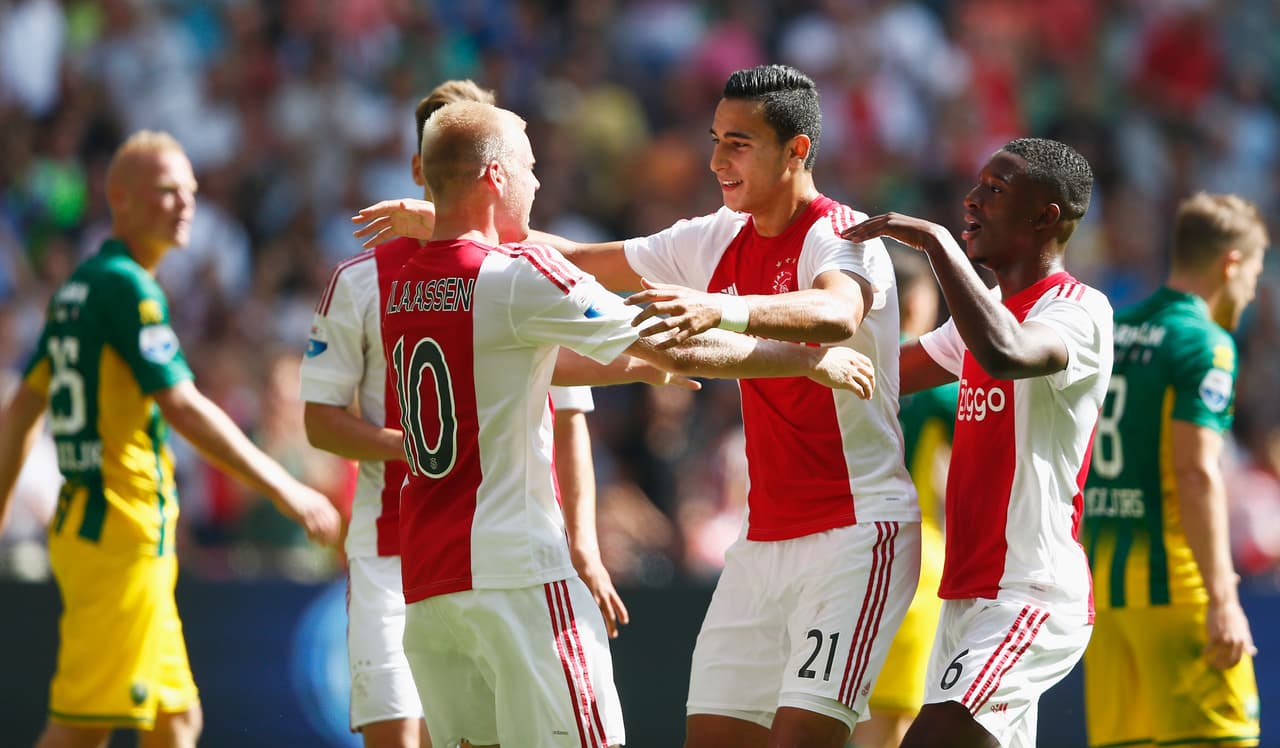 Ajax se mantiene líder de la liga holandesa tras goleada 