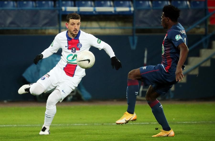 El Paris Saint Germain, por la mínima, derrota al SM Caen. El gol fue por parte de Moise Kean y le da la victoria a su equipo en la Copa de Francia. El astro brasileño, Neymar, salió lesionado del campo y será duda ante el Barcelona.