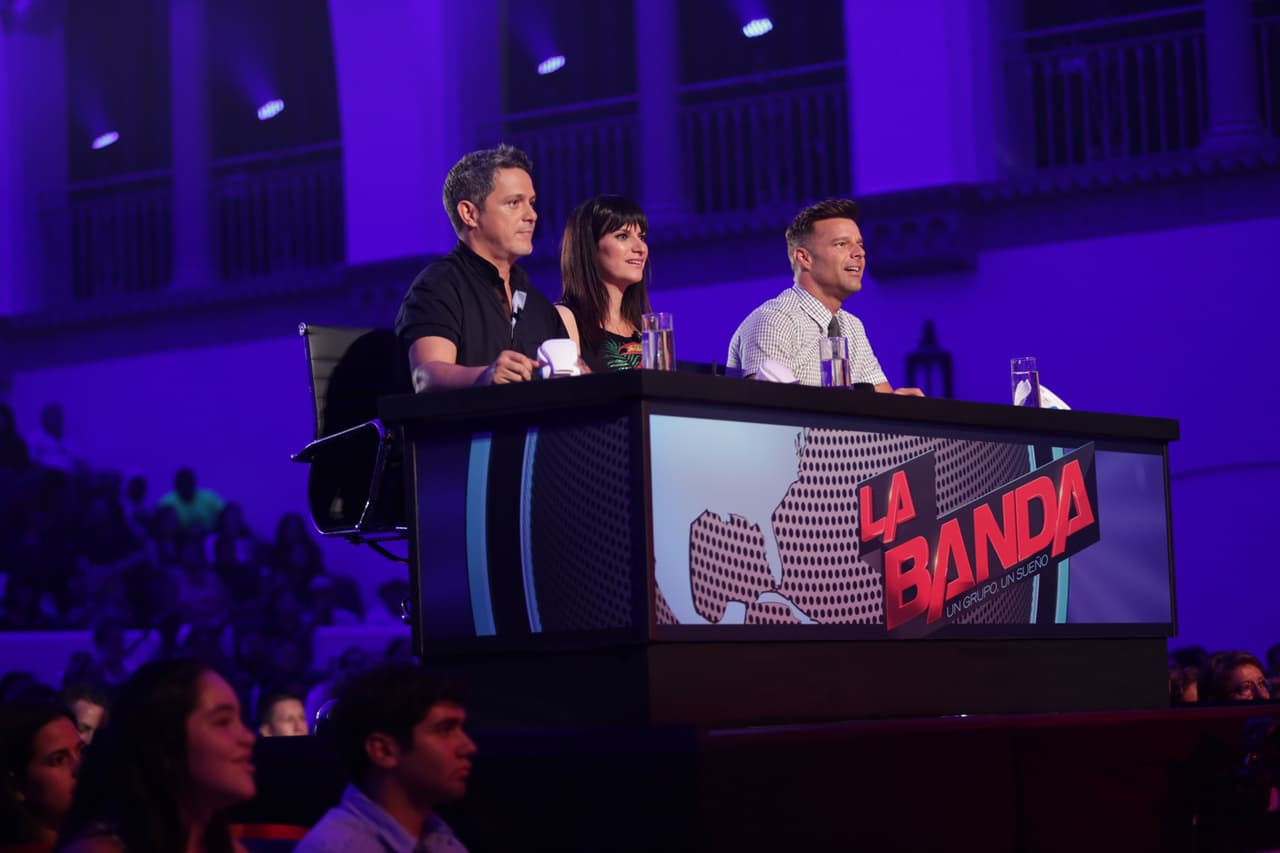 Ricky, Laura y Alejandro tuvieron su primer altercado. Sanz culpó a Laura de conformarse con poco, mientras que Ricky expresó su punta de vista y acordó que no todos tenían al talento necesario. Luego de varios dimes y diretes, llegaron a un acuerdo y escogieron las mejores voces.