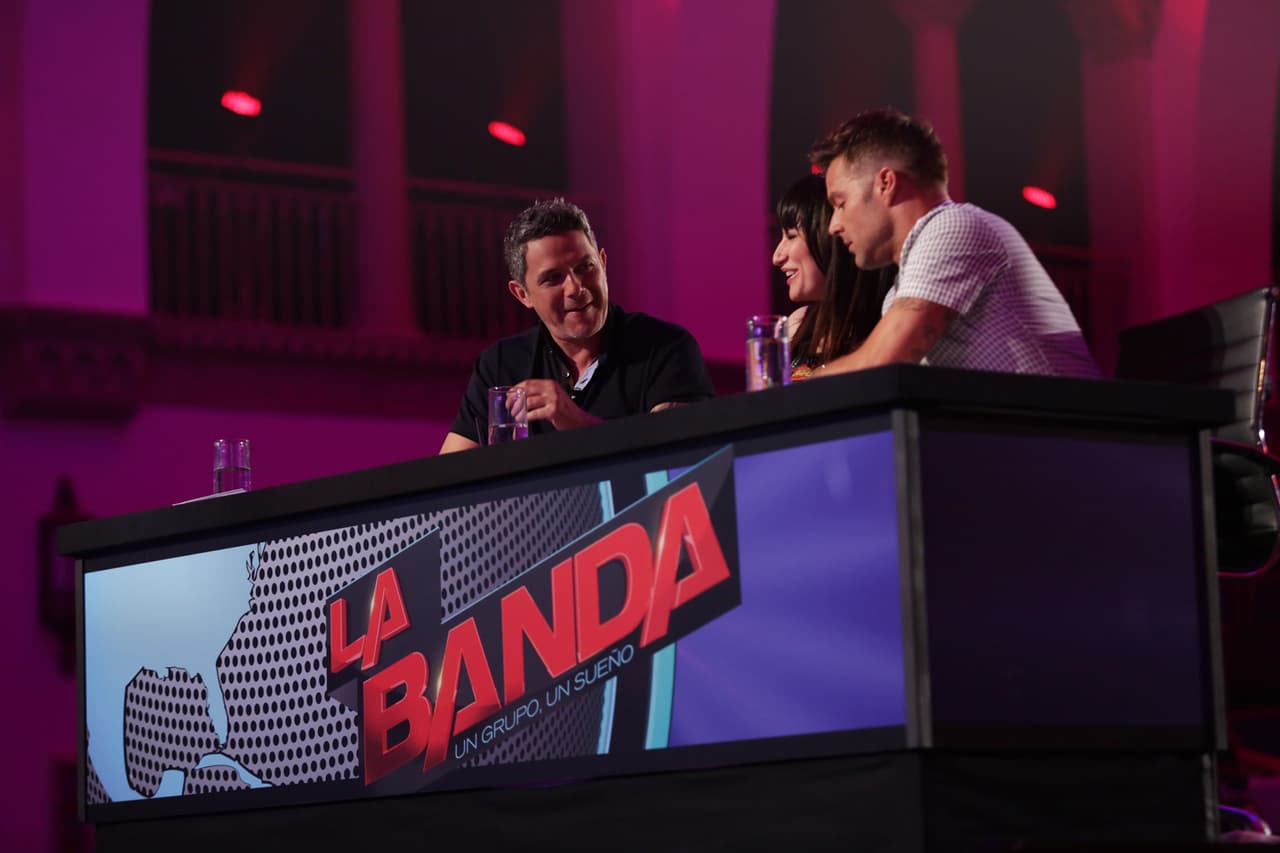 Ricky, Laura y Alejandro tuvieron su primer altercado. Sanz culpó a Laura de conformarse con poco, mientras que Ricky expresó su punta de vista y acordó que no todos tenían al talento necesario. Luego de varios dimes y diretes, llegaron a un acuerdo y escogieron las mejores voces.