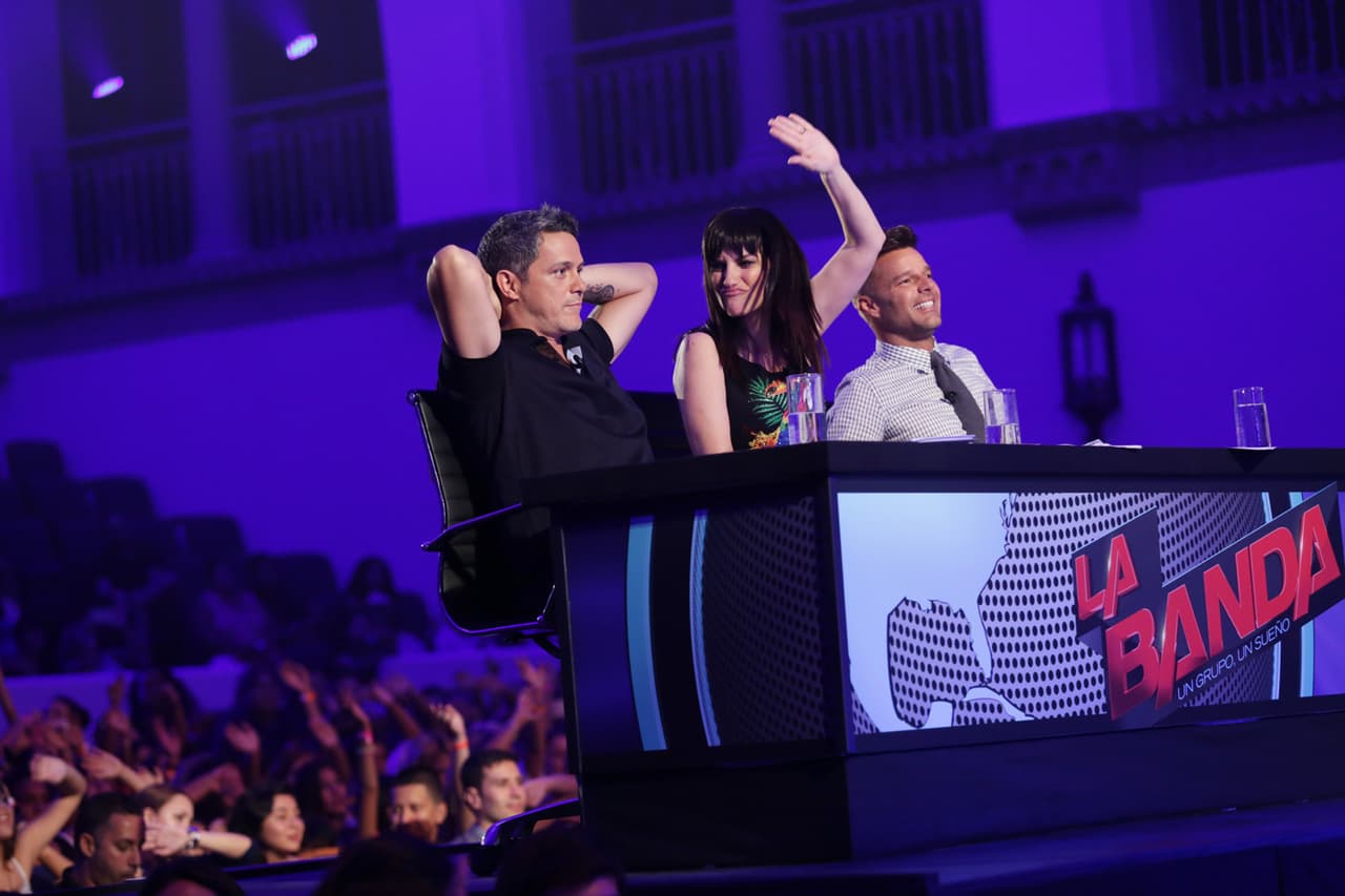 Ricky, Laura y Alejandro tuvieron su primer altercado. Sanz culpó a Laura de conformarse con poco, mientras que Ricky expresó su punta de vista y acordó que no todos tenían al talento necesario. Luego de varios dimes y diretes, llegaron a un acuerdo y escogieron las mejores voces.