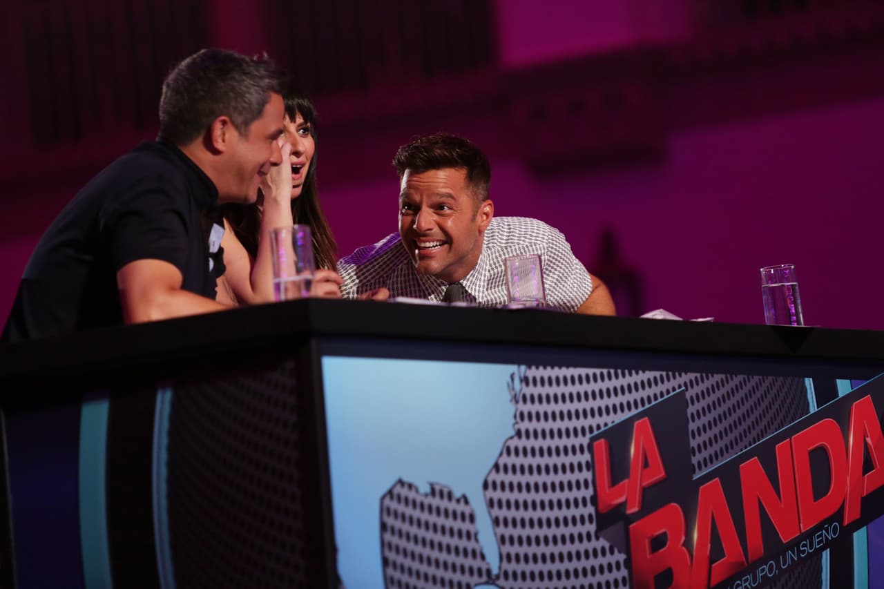 Ricky, Laura y Alejandro tuvieron su primer altercado. Sanz culpó a Laura de conformarse con poco, mientras que Ricky expresó su punta de vista y acordó que no todos tenían al talento necesario. Luego de varios dimes y diretes, llegaron a un acuerdo y escogieron las mejores voces.