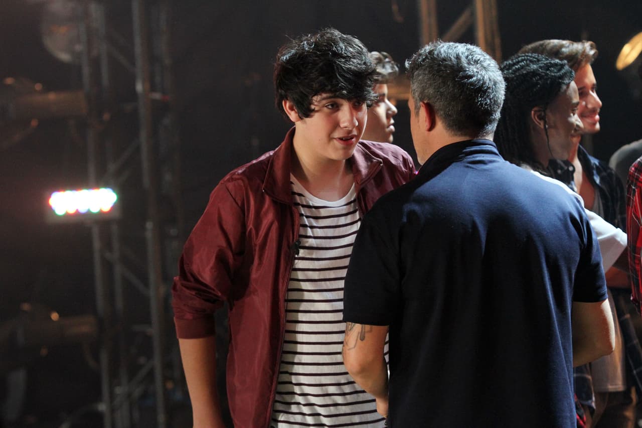 Ricky, Laura y Alejandro tuvieron su primer altercado. Sanz culpó a Laura de conformarse con poco, mientras que Ricky expresó su punta de vista y acordó que no todos tenían al talento necesario. Luego de varios dimes y diretes, llegaron a un acuerdo y escogieron las mejores voces.