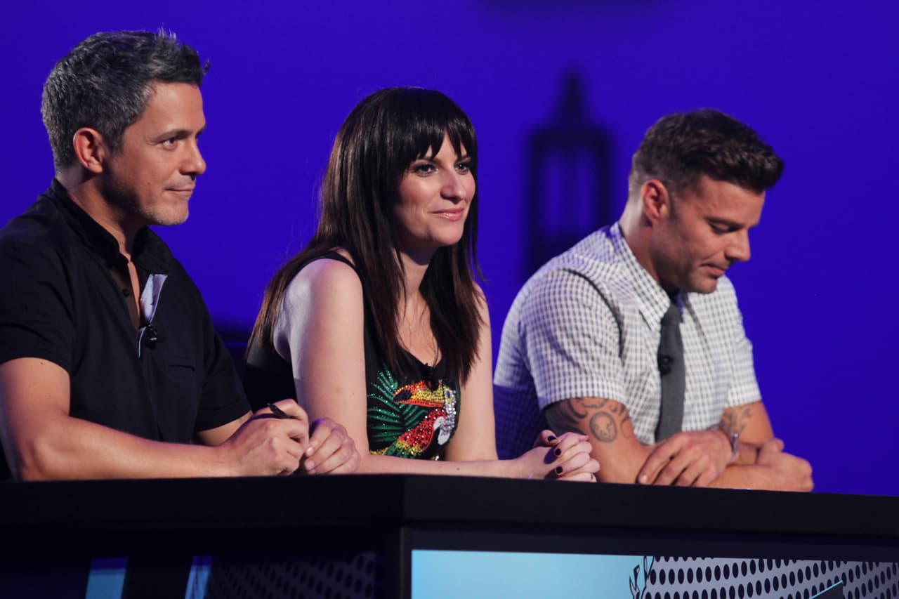 Ricky, Laura y Alejandro tuvieron su primer altercado. Sanz culpó a Laura de conformarse con poco, mientras que Ricky expresó su punta de vista y acordó que no todos tenían al talento necesario. Luego de varios dimes y diretes, llegaron a un acuerdo y escogieron las mejores voces.