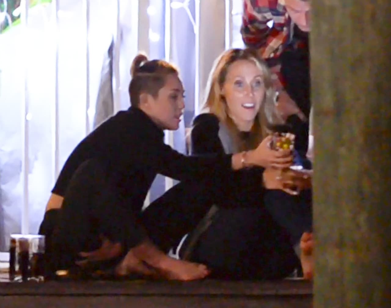 Sin embargo, la propia madre de la cantante dijo a E! News que nada de eso era verdad...