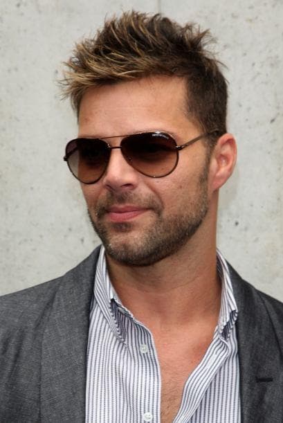 Ricky dejó las telenovelas para construir su carrera musical y tomó una gran decisión pues pronto se convirtió en toda una estrella con sus ritmos latinos.