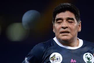 Maradona protagoniza pelea callejera