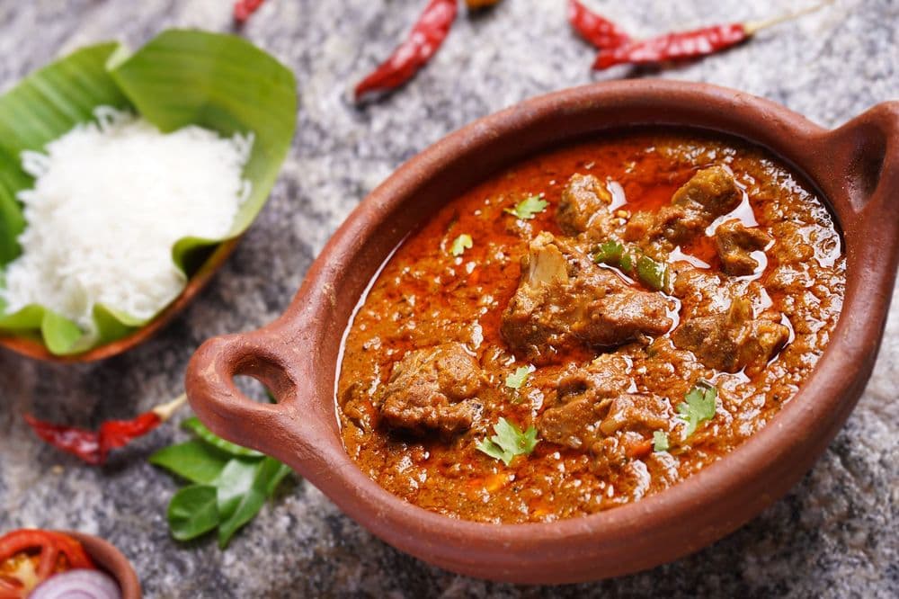 <b>Amma's South Indian Cuisine</b>
<br>Dirección: 1518 Chestnut St Philadelphia, PA 19102
<br>Teléfono: (215) 563-2917
<br>Sitio web: 
<a href="http://www.ammasrestaurants.com/">http://www.ammasrestaurants.com/</a> 
<br>
<b><a href="https://www.yelp.com/map/ammas-south-indian-cuisine-philadelphia-2">Cómo llegar</a></b>
<br>
<br>Una usuaria de Yelp dijo: “Los sabores eran fuertes y memorables. También era picante pero no insoportable, (tenía) más sabor que picante”.