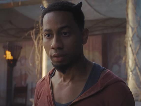 <b>Brandon T. Jackson</b>
<br>Percy Jackson pudo lograr descubrir el misterio del rayo robado gracias a la compañia de su amigo el sátiro Grover, el cual fue llevado al cine por Brandon T. Jackson.