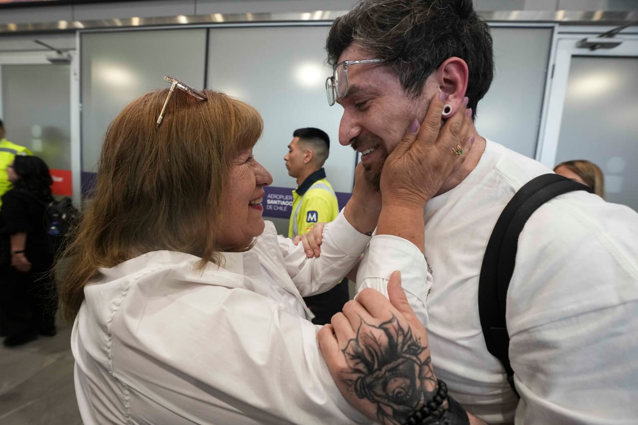 Un hombre chileno-estadounidense secuestrado cuando era bebé encuentra a su madre 35 años después