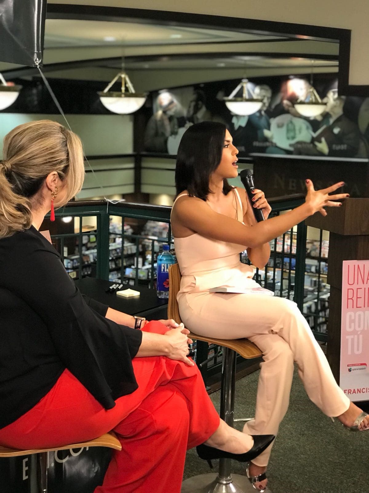 A través de esta charla, los asistentes pudieron conocer más a fondo la vida de la conductora de Despierta América.