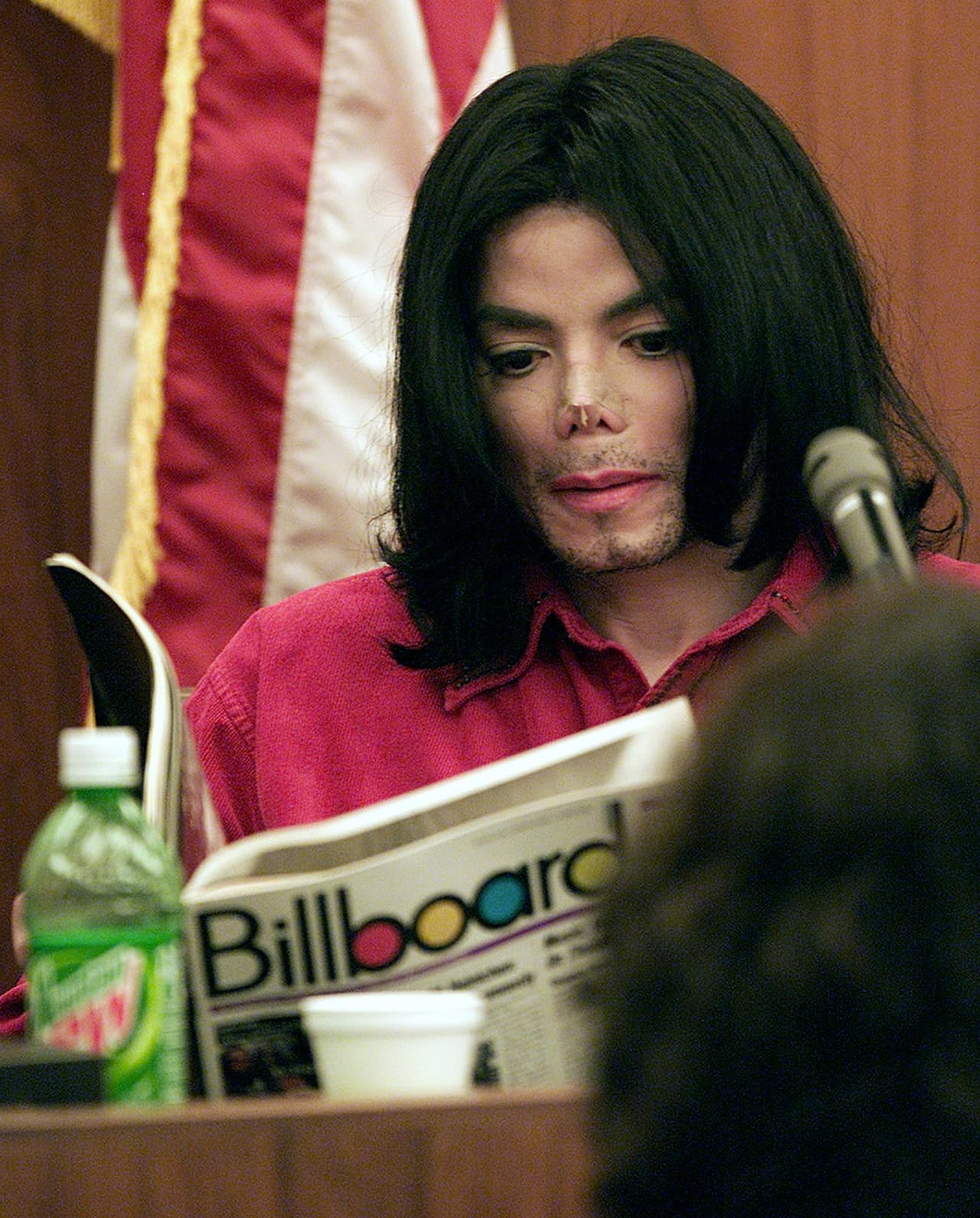 En ambos casos, el abogado de Jackson llegó a acuerdos millonarios con las familias de los niños que lo acusaban.