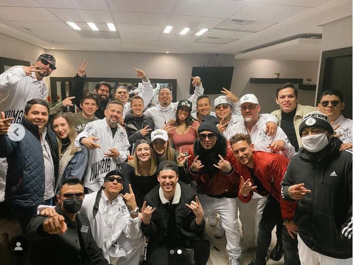 "¡
<b>Te amo, niña</b>, hasta la luna y de regreso un millón de veces!", le dijo Cruz Martínez.
<br>