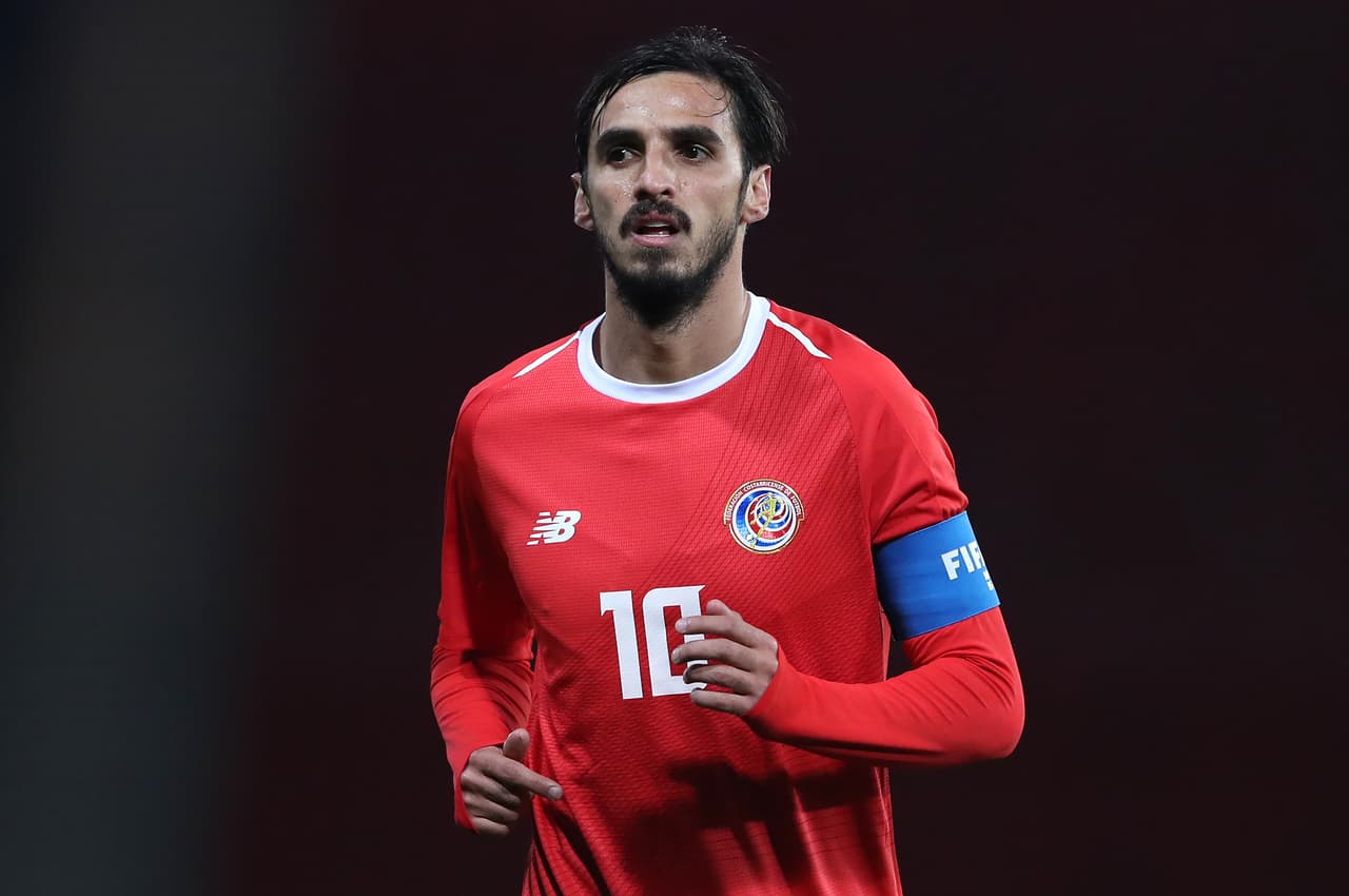 Bryan Ruiz regresa al Alajuelense tras 14 años en el futbol internacional