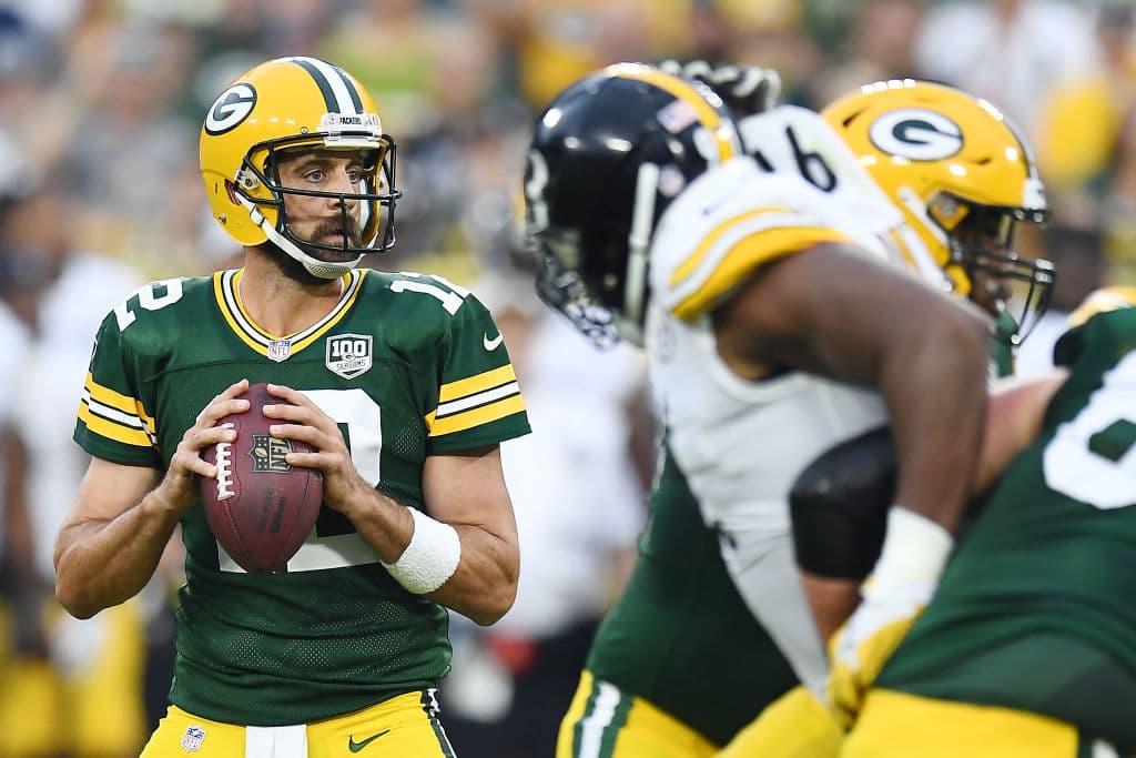 2) 
<b>Green Bay Packers</b>. Los Packers llegarán tan lejos como Aaron Rodgers pueda llegar, y eso se comprobó en 2017, cuando se acabó su campaña por lesión. Sano es un quarterback capaz de ganar partidos.