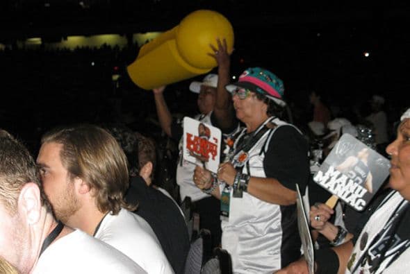 Photos: Spurs Championship Alamodome Celebration 2014