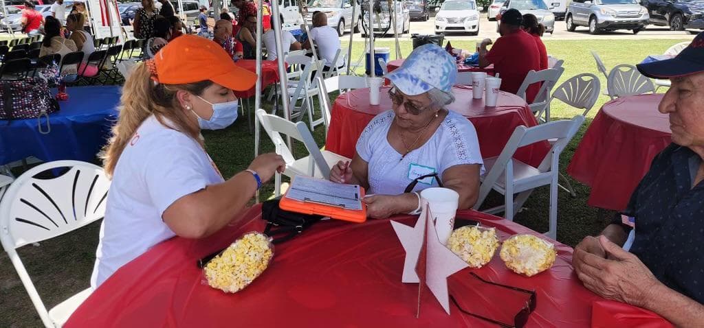 La organización Hispanic Federation está brindando ayuda a los hispanos que tienen dudas sobre cómo votar este 8 de noviembre.