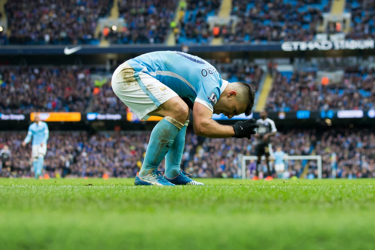 El 'Kun' Agüero lamenta una falla contra Leicester