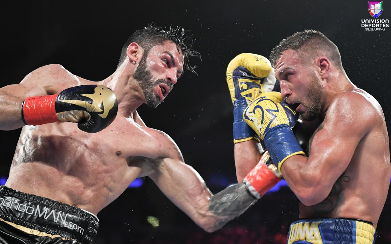 Jorge Linares y Vasyl Lomachenko brindaron la pelea del primer semestre del 2018 en el Madison Square Garden. El venezolano mandó al ucraniano a la lona en el sexto round, pero éste se levantó para terminar la contienda en el décimo asalto con un fulminante gancho al hígado. De esta forma, Lomachenko se convirtió en el campeón mundial ligero de la AMB y obtuvo se tercer título en tres categorías de peso diferentes (pluma, superpluma y ligero).