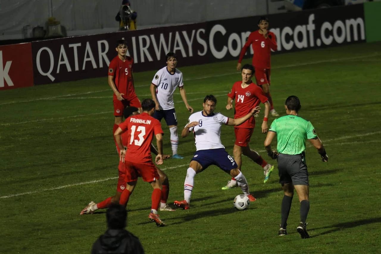 La Selección de Canadá tuvo la ventaja en dos ocasiones pero los estadounidenses tuvieron reacción y sacaron el empate.
