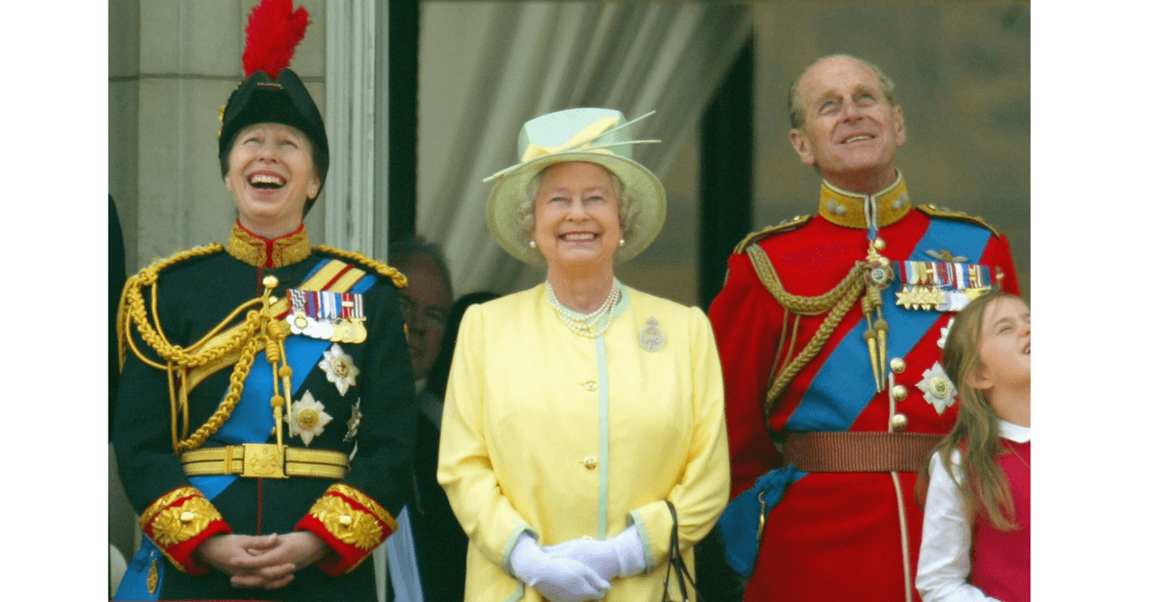Princesa Ana, reina Isabel II y príncipe Felipe