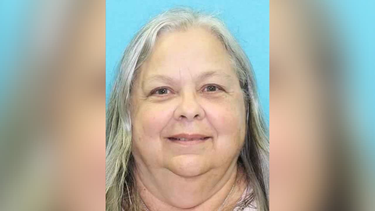 Mamie Eileen Crum, está señalada de robo.