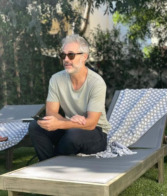 En agosto de 2021 el programa 'De primera mano' informó que el artista
<b><a href="https://www.univision.com/famosos/juan-pablo-medina-deja-hospital-amputacion-trombosis-fotos" target="_blank">"fue llevado al hospital por una trombosis"</a></b> y que había sufrido la "amputación" de su pierna. 'Ventaneando' confirmó las versiones citando "fuentes fidedignas" y reveló que fue la extremidad derecha la que perdió.
<br>