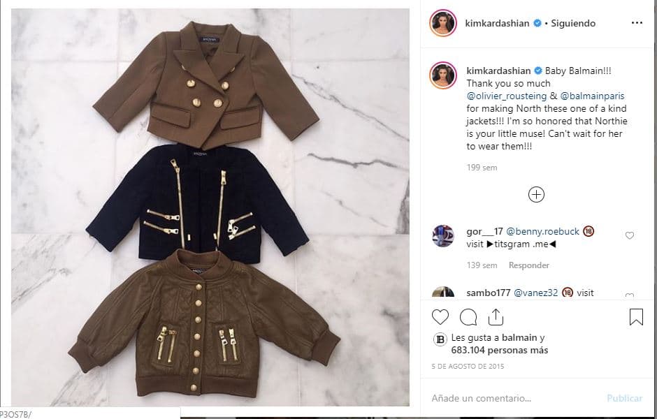 Desde más pequeña, North ha destacado con su guardarropa. En agosto de 2015, Kim compartió estos regalos que le llegaron a su hija por parte de la empresa Balmain.