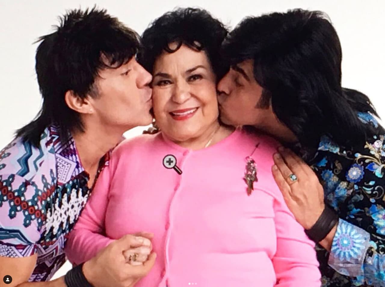 <b>Adrián Uribe: </b>Profundamente triste por tu partida querida Carmelita, pero muy afortunado de haber coincidido contigo en esta vida y haber trabajado a tu lado. Te vamos a extrañar “Doña Cuca”.