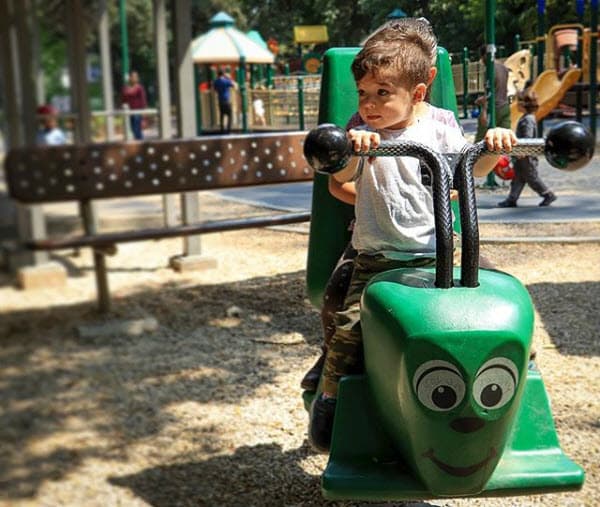 Las fotos de Diego comenzaron a tener muchos 'likes' y comentarios así que Ariadne y Marcus decidieron crear una cuenta en Instagram para su hijo, @diego_dornellasla tiene actualmente 300,000 seguidores.