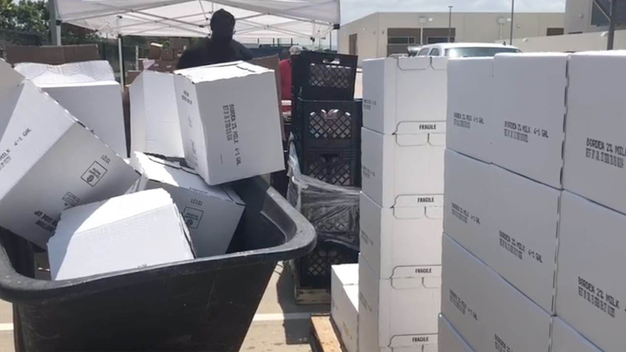 En la preparatoria Chávez, 8501 Howard Dr. lunes y jueves, de 12:00 a 2:00 pm.