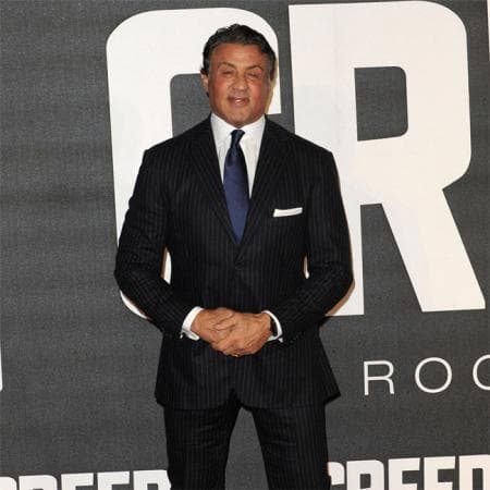 Sylvester Stallone fue acusado por obligar a una adolescente de 16 años tener relaciones sexuales con él y su guardaespaldas en 1986 en Las Vegas. El representante del actor que le dio vida a ‘Rocky Balboa’ negó categóricamente los señalamientos y los tildó de falsos.