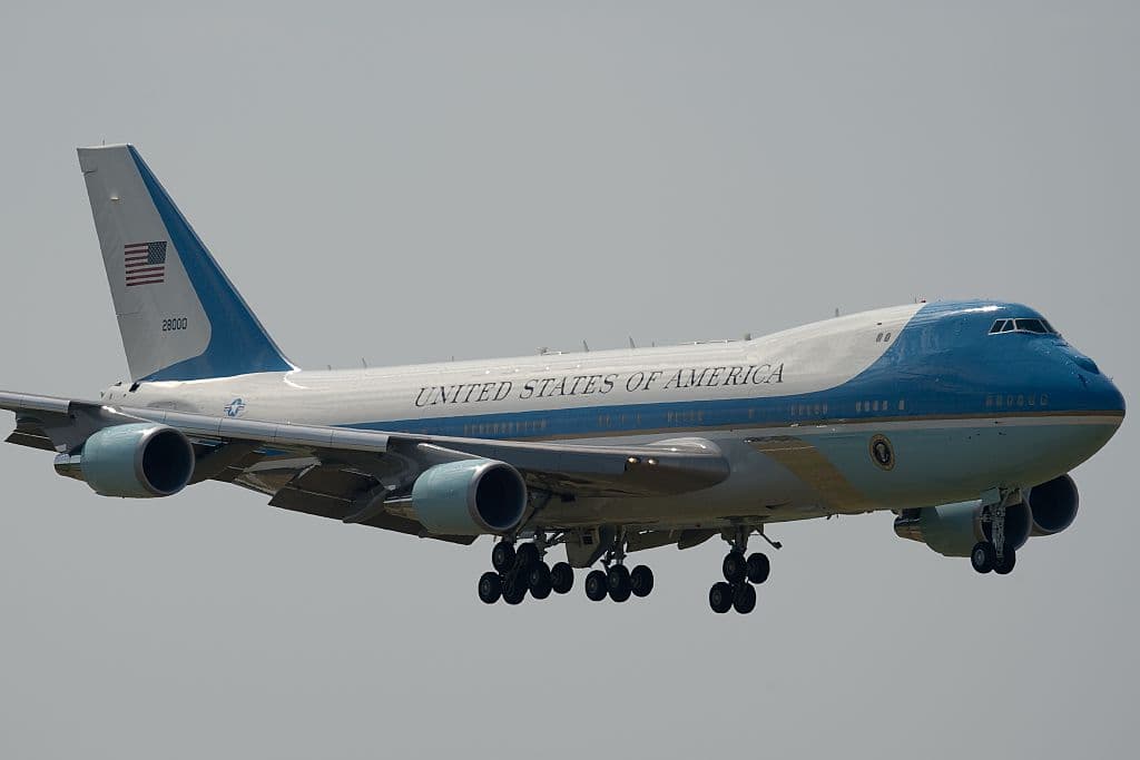 "¡Cancelen el pedido!": Trump critica en un tuit los costos del nuevo Air Force One y sacude las acciones de Boeing