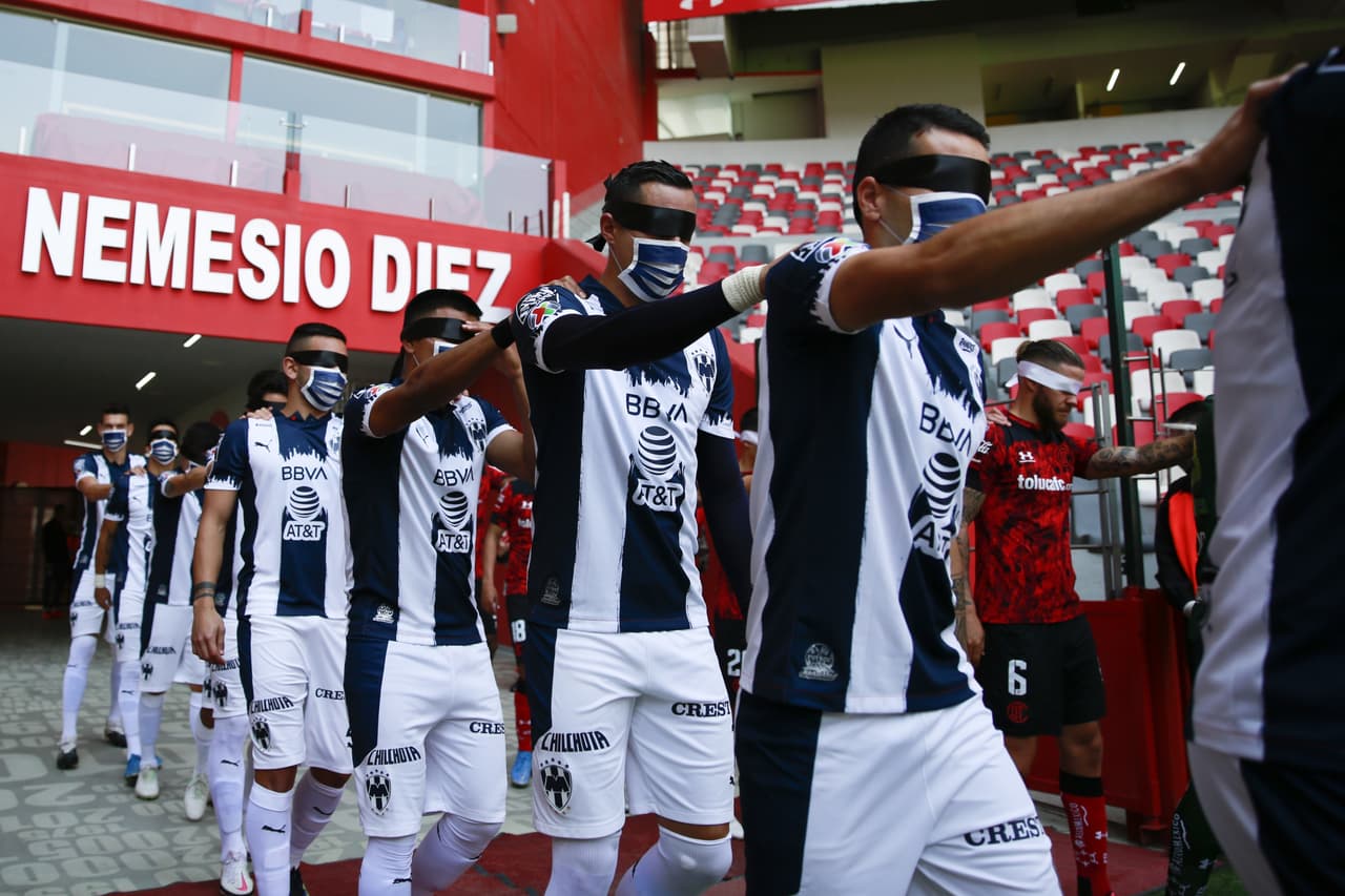 Monterrey se impone a Toluca 2-1 en el Nemesio Diez, durante la Jornada 14 de la Liga MX. Con un golazo a distancia, Sebastián Vegas de los Rayados abrió el marcador, seguido de Maximiliano Meza para ponerse arriba en el encuentro. Ya al minuto 71, Jorge Torres Nilo puso el único tanto para los 'Diablos Rojos'.