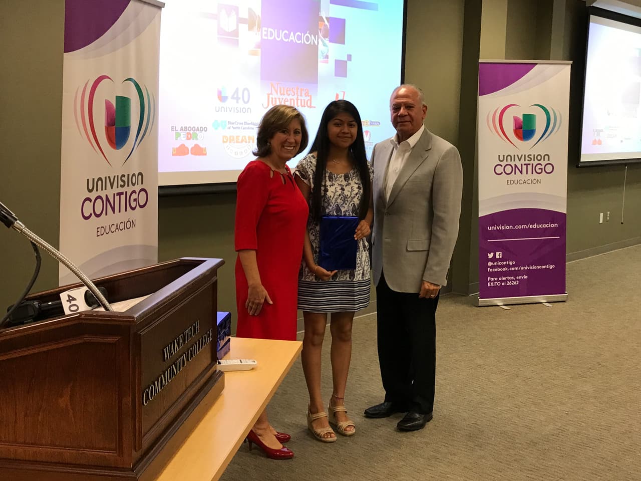 El programa “Nuestra Juventud” fue fundado por Univision 40 North Carolina en el 2004 con el propósito de ayudar a los jóvenes hispanos a cumplir sus metas universitarias.