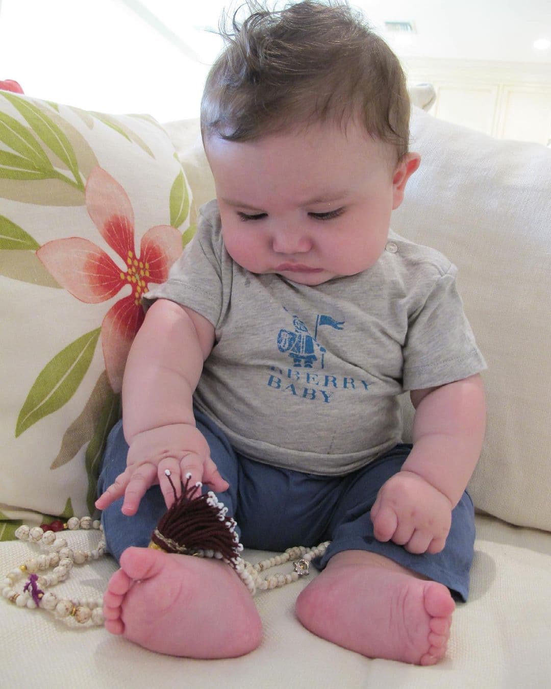 "¡Hoy este hermoso ser cumple 10 años! Pero yo lo seguiré viendo así, como en estas fotos… 
<b>¡mi bebé!</b>", se lee al inicio.
<br>