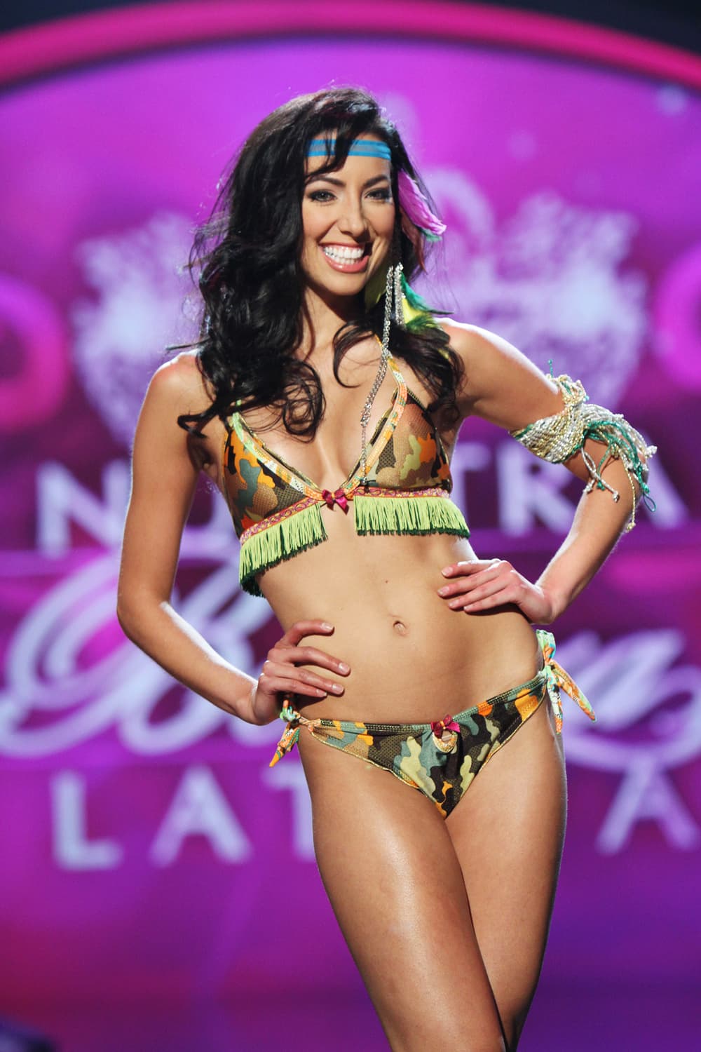 En el 2010 audicionó y en el 2012 se convirtió en la primera finalista a pesar de no dominar el español. Setareh considera que una de sus mayores cualidades es hacer reír y ayudar a las personas a sentirse bien y a superar sus problemas como lo hizo su familia del abuso doméstico. Después de Nuestra Belleza Latina se dedicó a ser YouTuber.