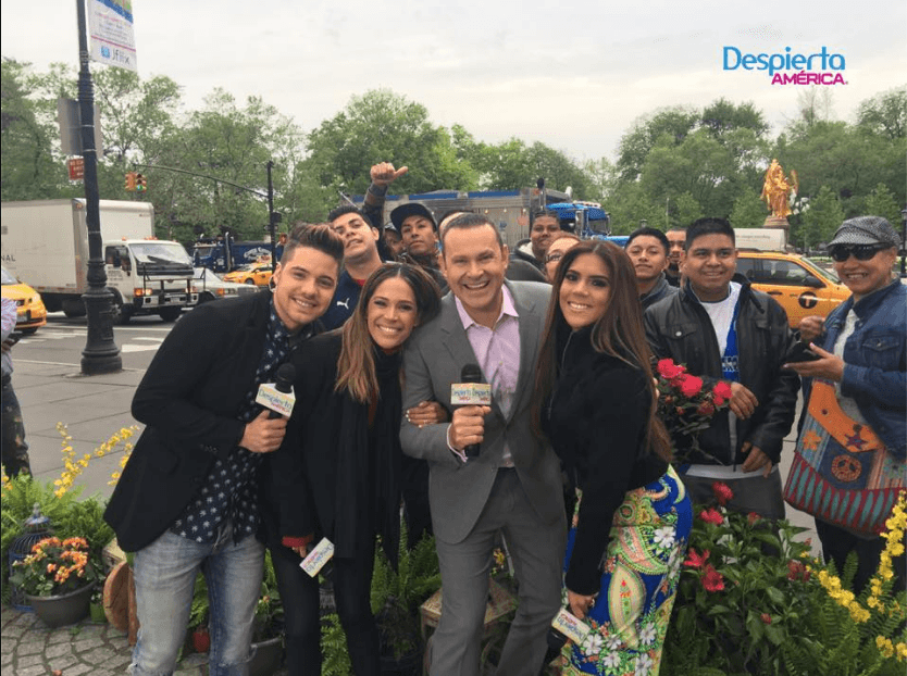 Con una cálida sonrisa y mucho entusiasmo, desde ya Despertamos con nuestros amigos en New York.