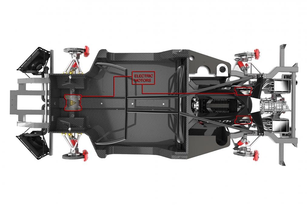 En modo "Race", los motores entregan energía a la batería de ion-litio de 32 kWh. Los cuatro motores eléctricos se ubican en los ejes del vehículo.