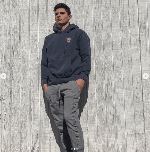 Es fan de Selena Gómez y, en una entrevista para TMZ, le lanzó una invitación para salir ante las cámaras, pero nunca tuvo respuesta.