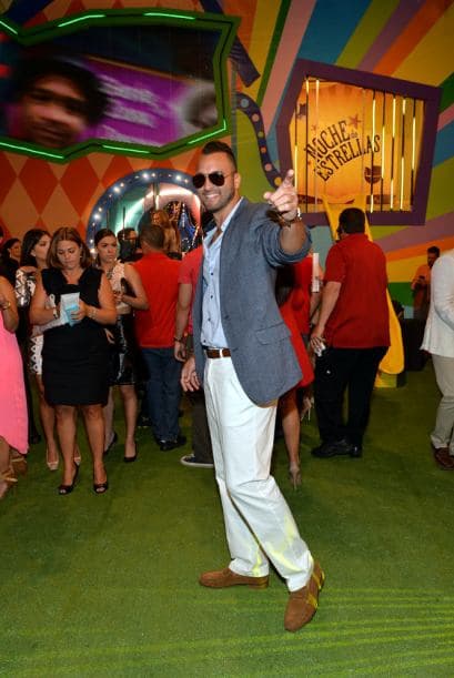 Bellos, atrevidos, creativos, y muy coloridos así fueron vestidos tus artistas favoritos a la feria de #PremiosJuventud. ¿Te copiarías los modelitos? ¿Quieres ver más? las mejores del mundo del entretenimiento aquí