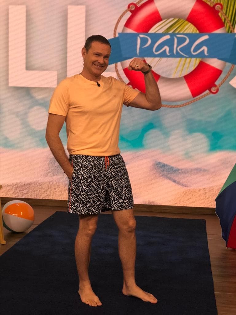 El verano ya está aquí y Alan Tacher aceptó ser parte de una pasarela dedicada a los hombre de la casa.